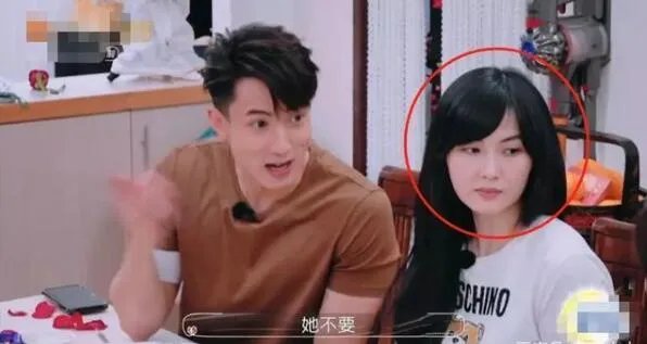 吴尊老婆曾独自拍婚纱照 丧偶式婚姻太可怕!