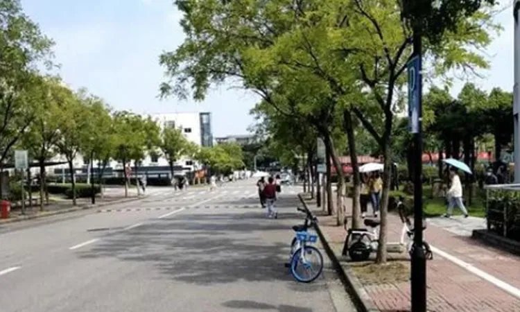南师大回应一学生在宿舍死亡,具体是怎样回应的?