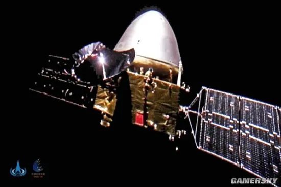 天问一号首次深空自拍：五星红旗光彩夺目