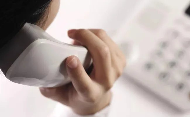 小学生让骗子自挂电话,你会如何处理骗子的电话?