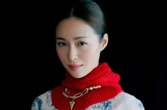 罗红前妻借罗红微博替江一燕澄清?