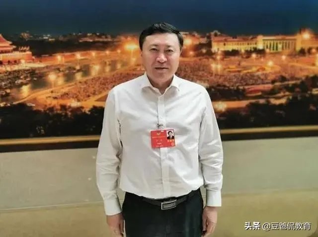 委员建议实行一三制弹性周休假