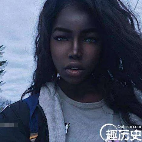 世界上最漂亮的非洲黑人美女,黑人女孩Lolita成最黑网红