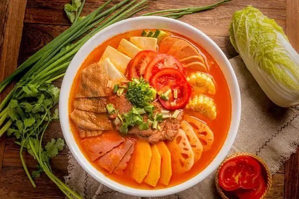 张亮麻辣烫回应闽南香肉标注含狗肉,是否真的含有狗肉?