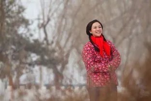 闫学晶一共有几个孩子 儿子和女儿都是亲生的吗