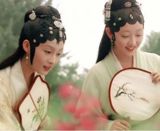 李沁张檬杨幂蒋梦婕同框旧照，她们如今都发展得如何？
