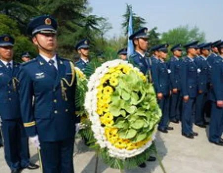 解放军易鑫烈士怎么牺牲的