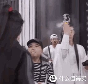 如何在夏天白成一道光?你需要的不仅是防晒霜,这些东西也全部要备上!