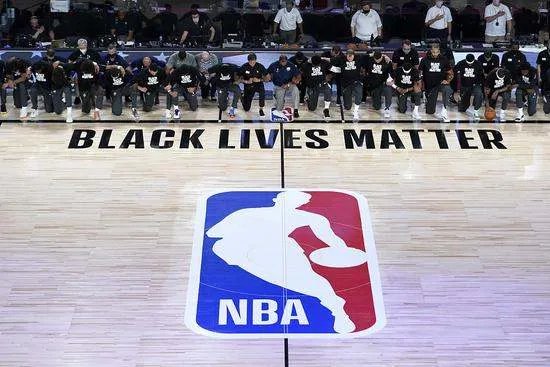 你对NBA球员下跪抗议有什么看法？