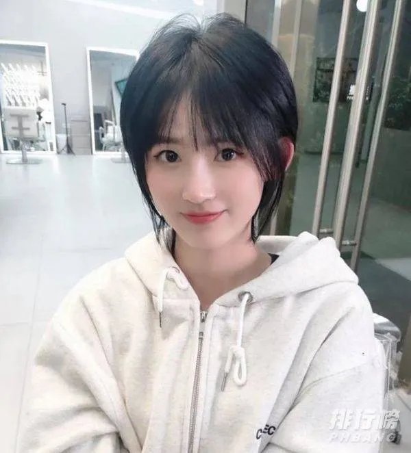 2020女生日系短发_女生日系少年感短发
