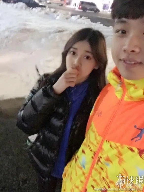 95后冰壶美女选手走红 蛾眉微皱表情私房照惹人怜爱