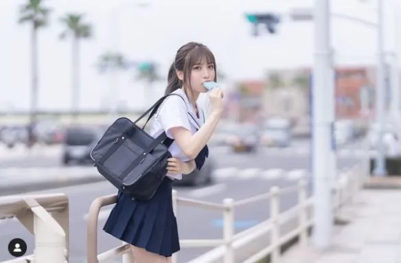 和服下藏着大欧派！正妹纱爱雪白双峰散发浓郁魅力！
