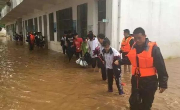 广州暴雨,全市中小学幼儿园停课,这部暴雨天气会持续多久?